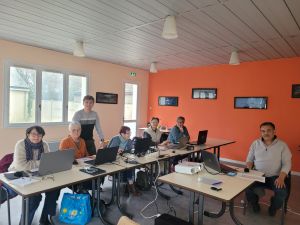 Le 28 novembre, nous avons partagé la dernière session de l’année 2025 : un moment d’apprentissage, d’entraide et de bonne humeur !